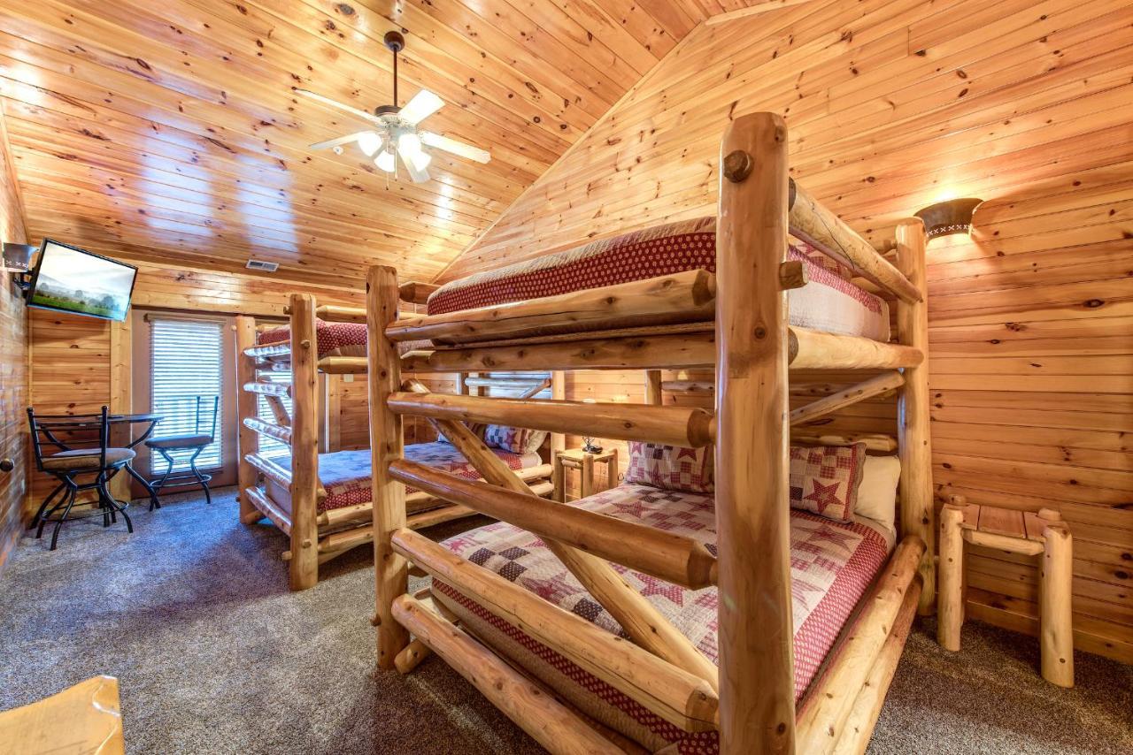 Hemlock Inn Гатлинбург Экстерьер фото
